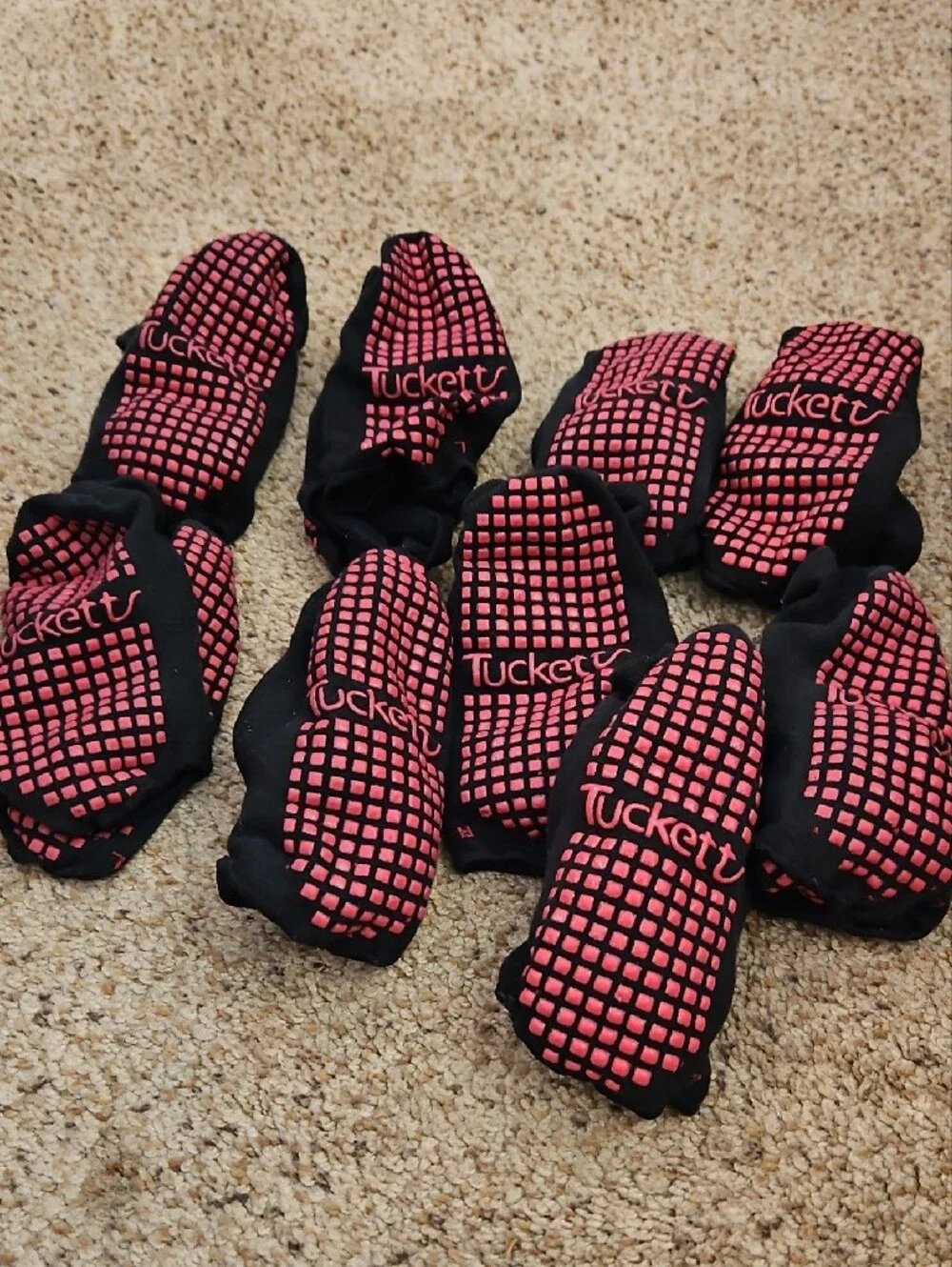 9 Pairs Tucketts Non-Slip Yoga Socks in Black & Pink